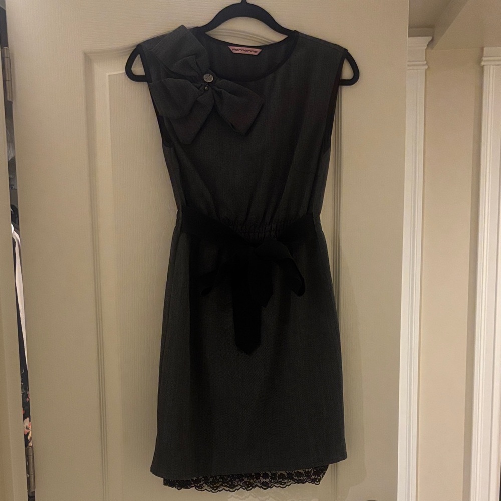 Black Sleeveless Bow-Accent Mini Dress - Women's